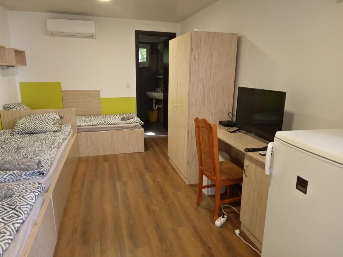 Tiszaliget Apartman és Szálló Szolnok Exterior foto