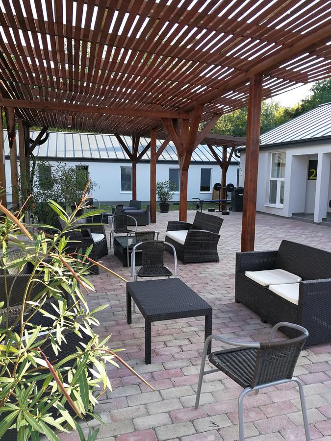 Tiszaliget Apartman és Szálló Szolnok Exterior foto